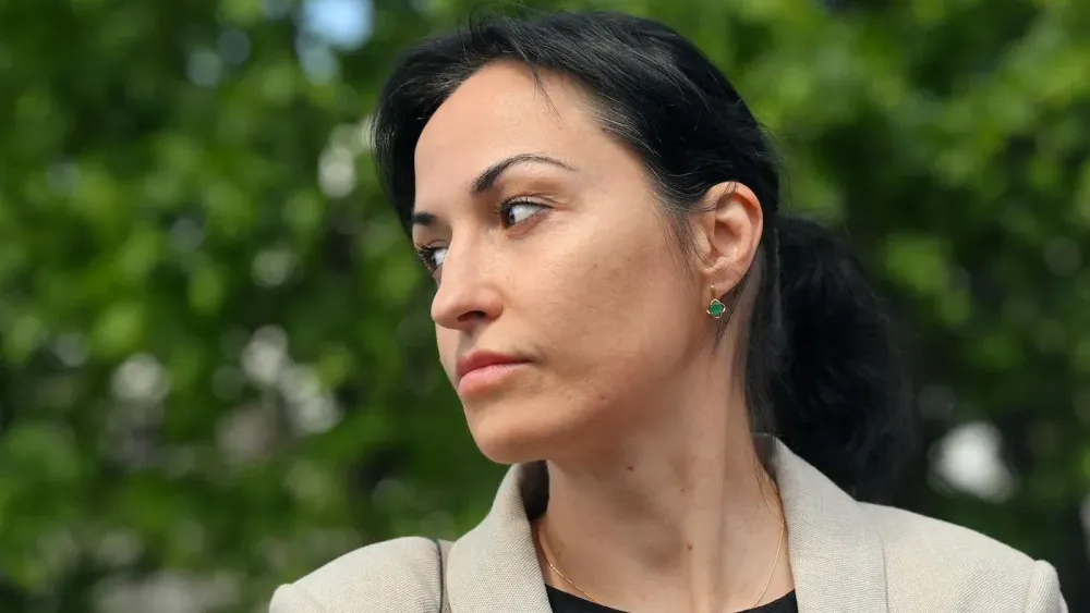«Моя позиция с партийной солидарна». Удальцова объяснила, почему ей достался депутатский мандат Рашкина