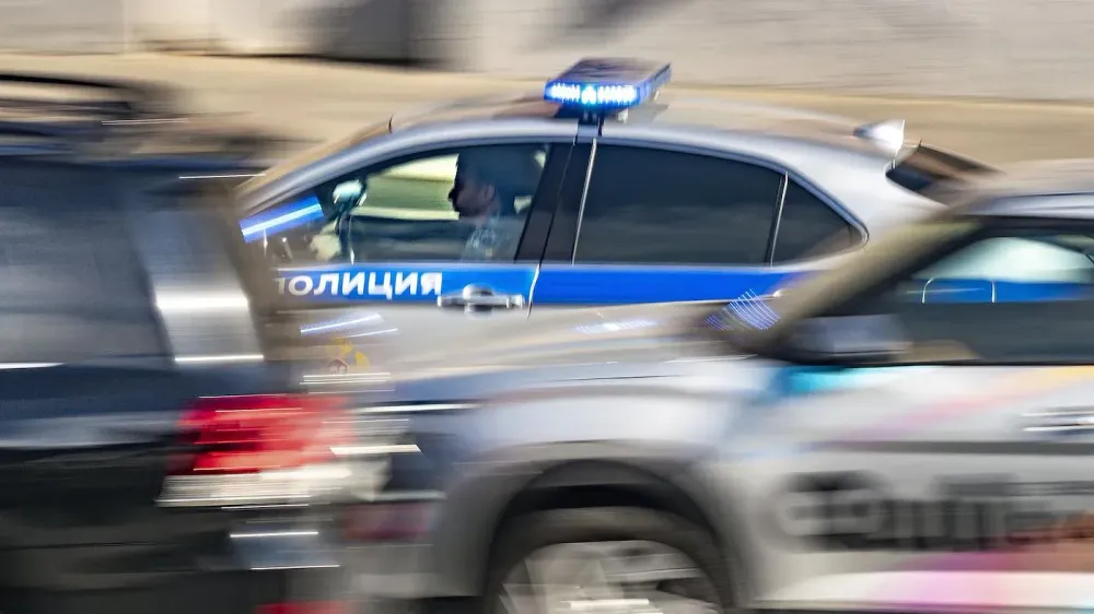 В ХМАО подростка задержали в школе с топором и пистолетом