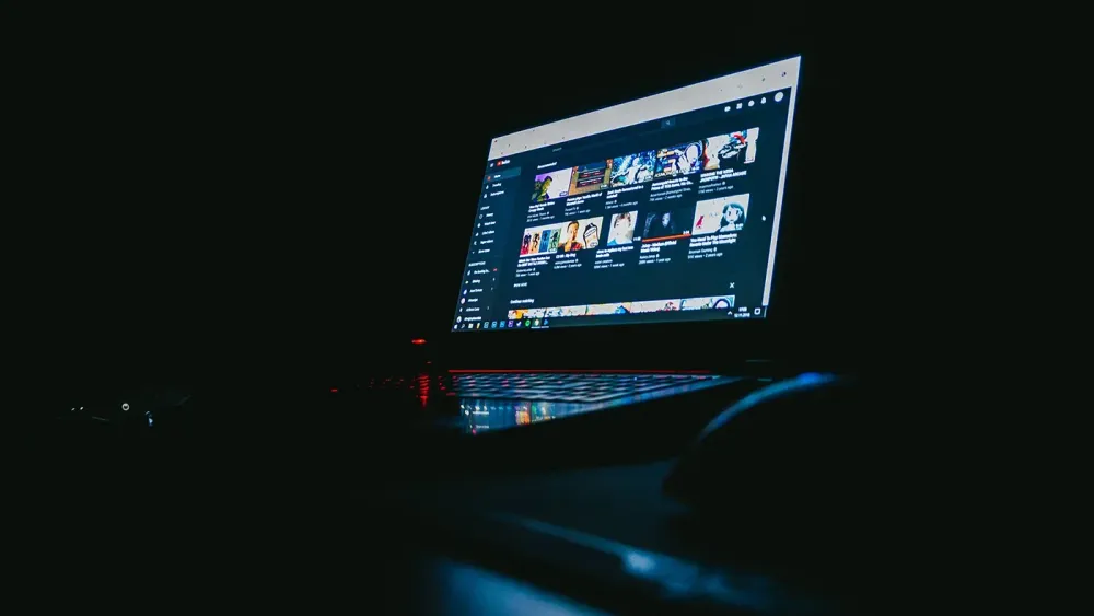 leon-bublitz-uDTzfsGJihw-unsplash