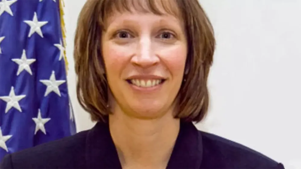 Lynne Tracy
