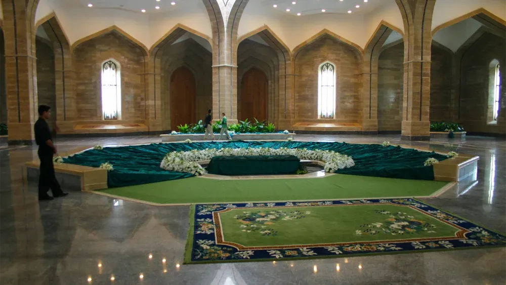 Mausoleum_of_Hafez_al-Assad_1
