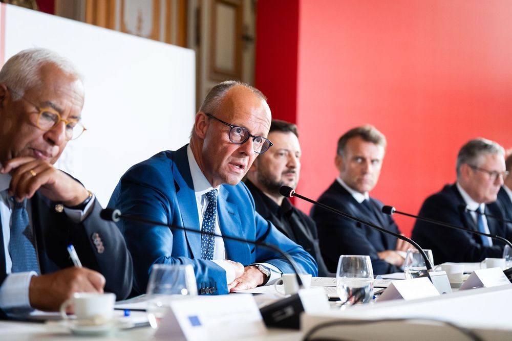 Bundeskanzler Friedrich Merz Treffen Coalition of the willing in Paris