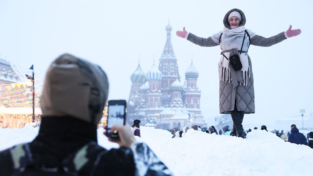 Moscow hit by heavy snow