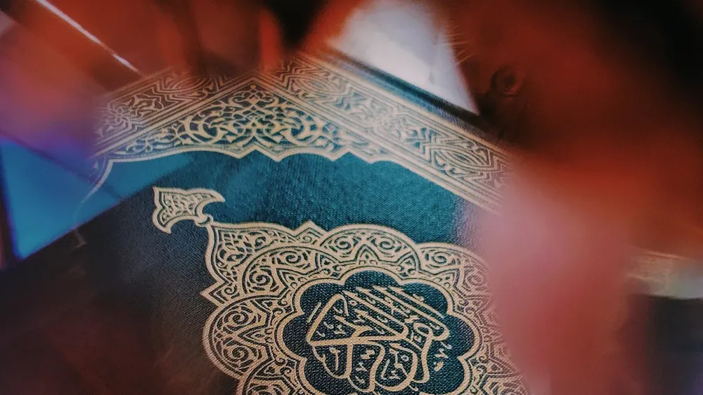 sidik-kurniawan-hiFpJqA4FcE-unsplash