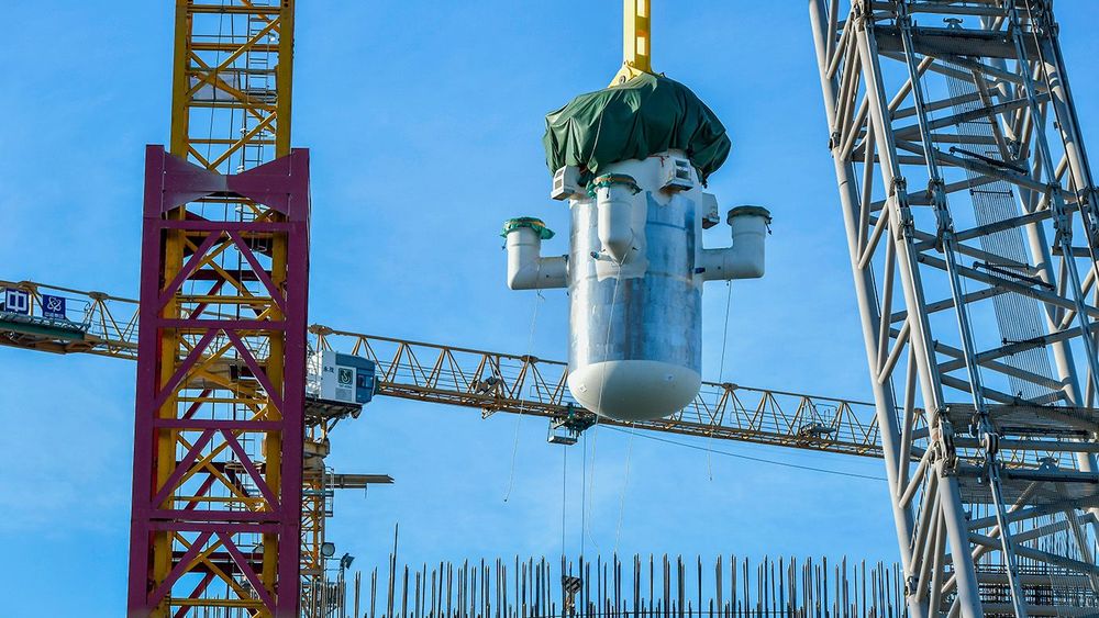 Core Module Of World's First Commercial Small Nuclear Reactor Successfully Installed In Hainan