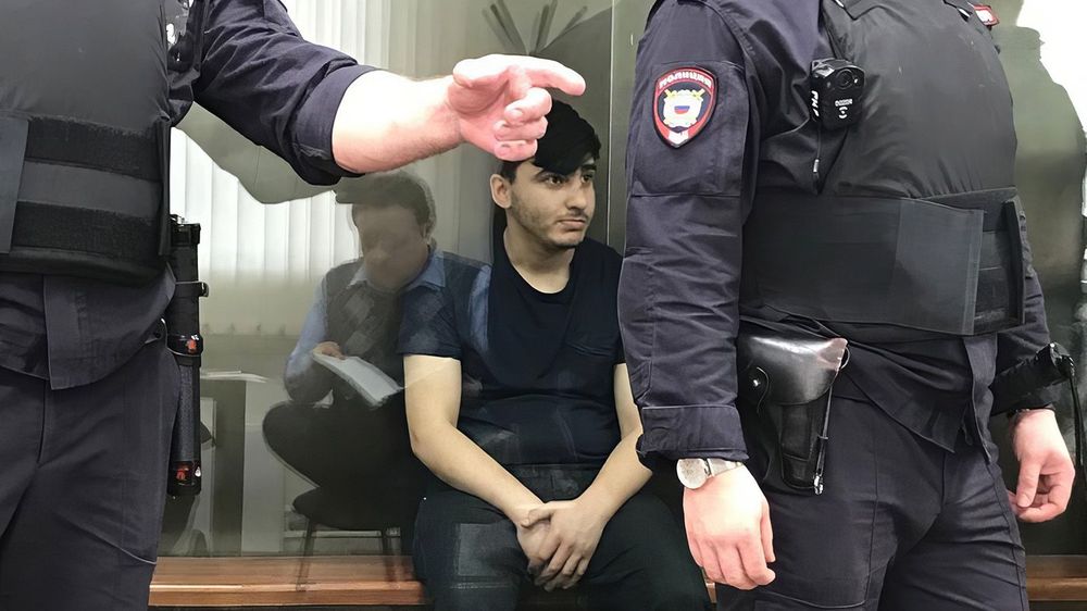 судя