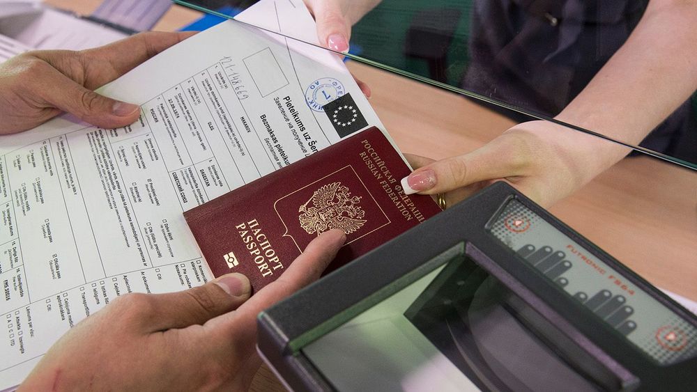 В России вступили в силу новые правила подачи документов на получение шенгенских виз