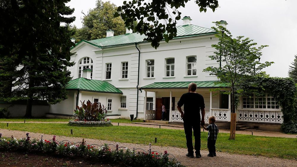 Yasnaya Polyana estate museum in Tula Region, Russia