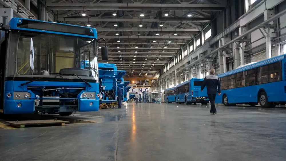 «Это вынужденная мера»: еще один автозавод в России перешел на четырехдневку