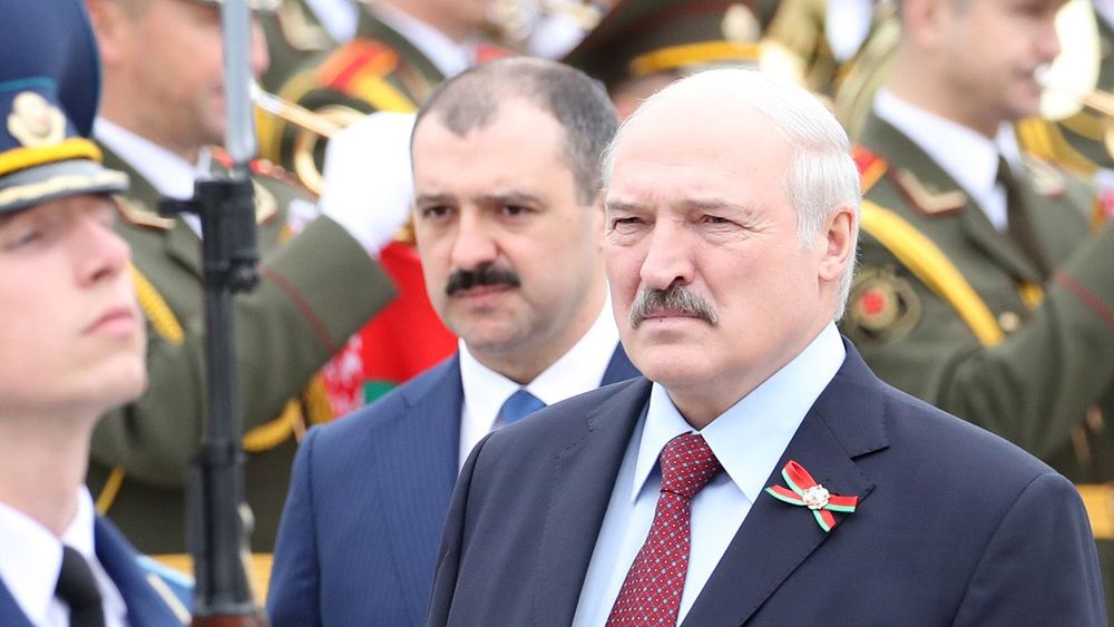 Belarusian President Lukashenko lays flowers at Victory Monument