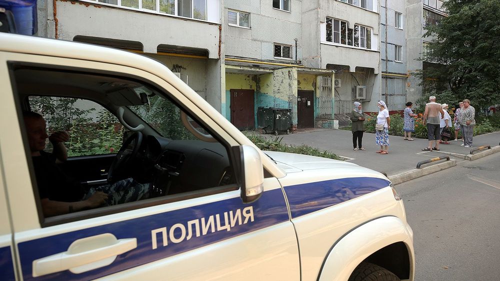 Unidentified man locks himself in his flat and makes explosion threats in Kazan, Russia