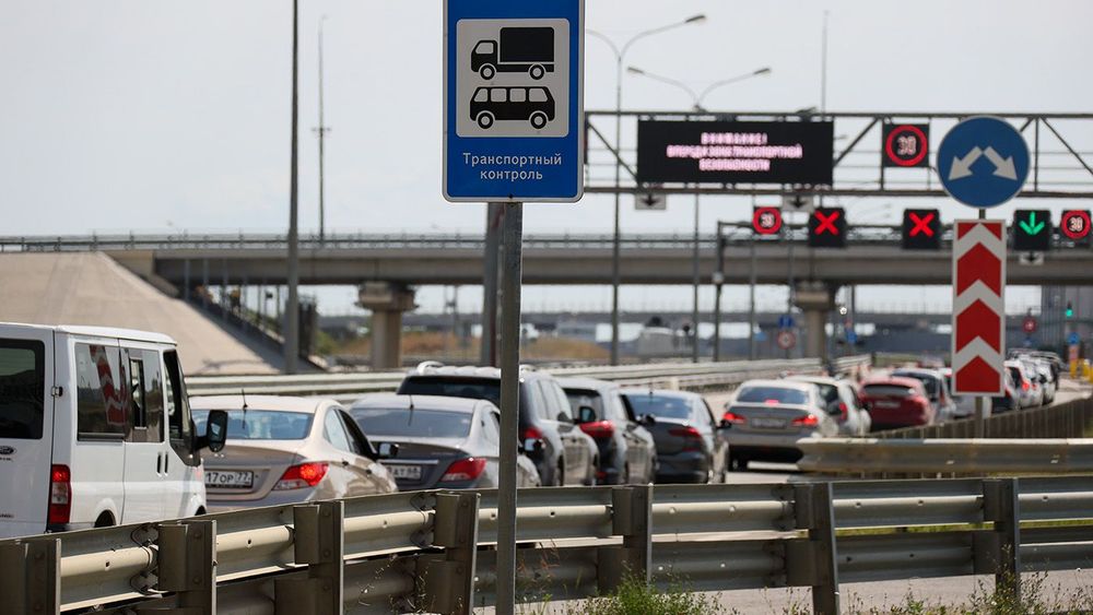 Resuming traffic on Crimean Bridge