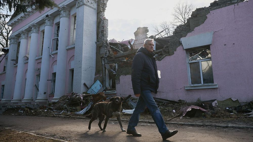Съемочная группа ГТРК "Луганск" попала под обстрел в Кременной
