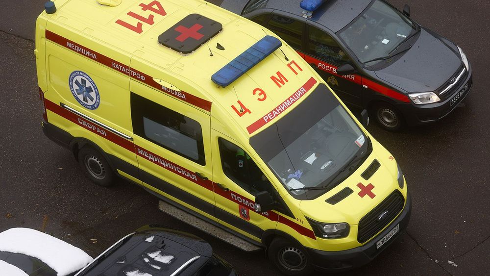 Situation at car explosion site in southwestern Moscow