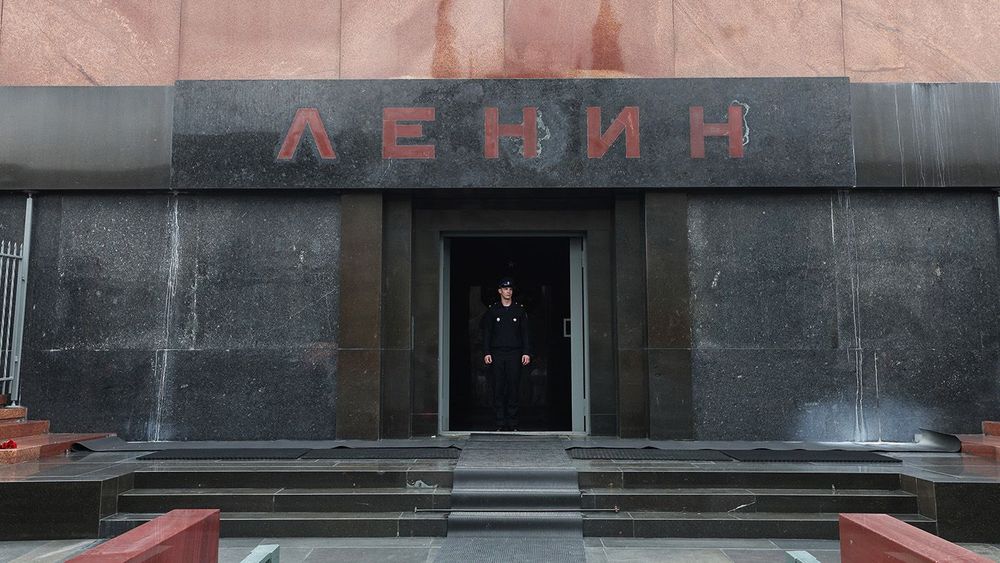 Мавзолей Ленина на Красной площади в Москве закроют для посетителей 19 июля