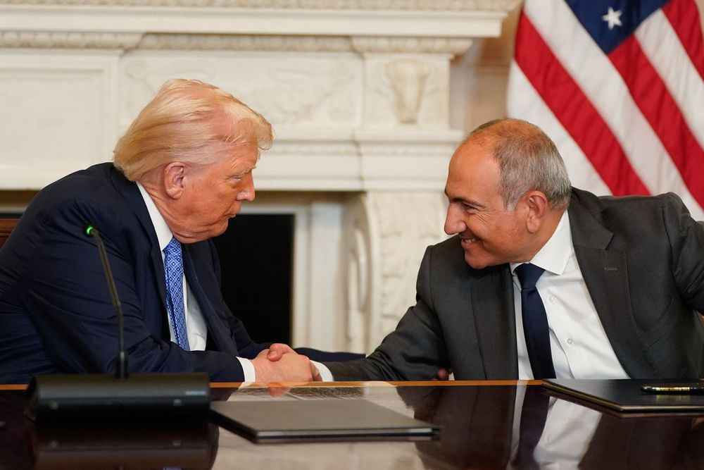 US president hosts leaders of Armenia and Azerbaijan for peace summit