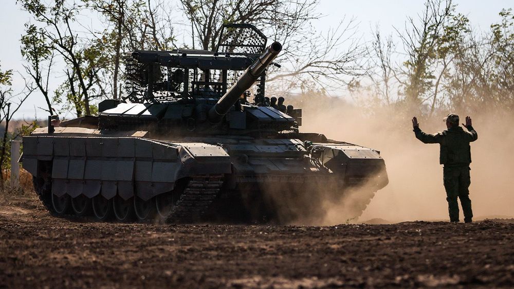 Russian tank crews training in Lugansk People's Republic