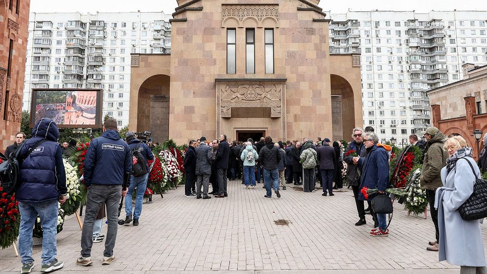 Moscow bids farewell to Russian film director Tigran Keosayan