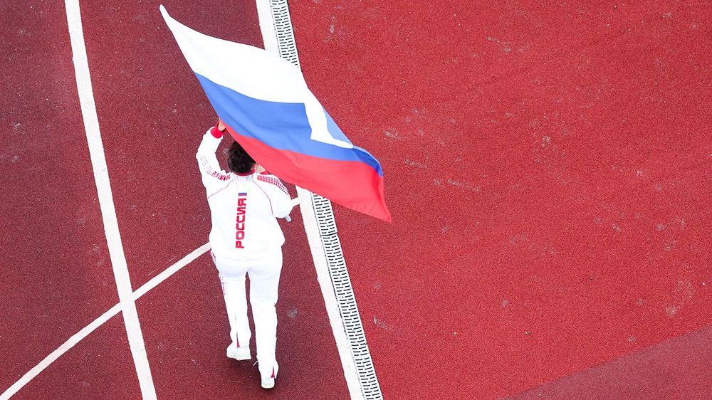 Flags of Russia and Kherson Region unfurled in Genichesk