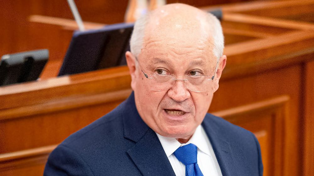 Moldovan PM Munteanu presents his cabinet