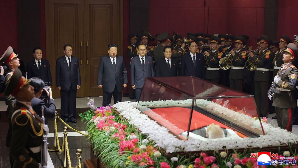 North Korea's former ceremonial head of state Kim Yong Nam dies