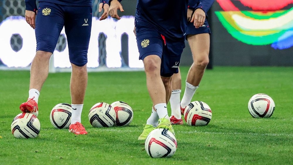 Football teams of Russia and Chile hold training in Sochi