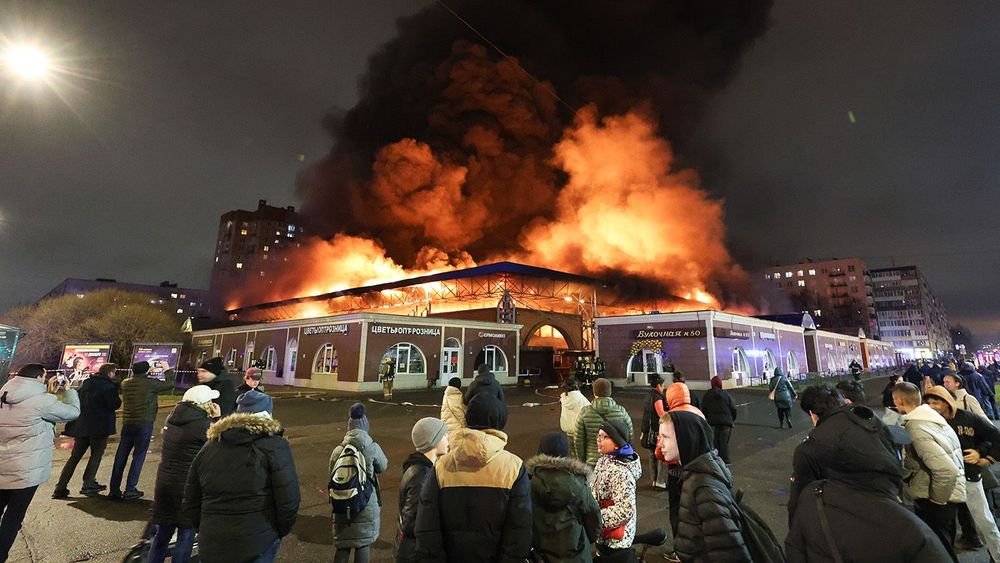 Battling fire in St Petersburg, Russia