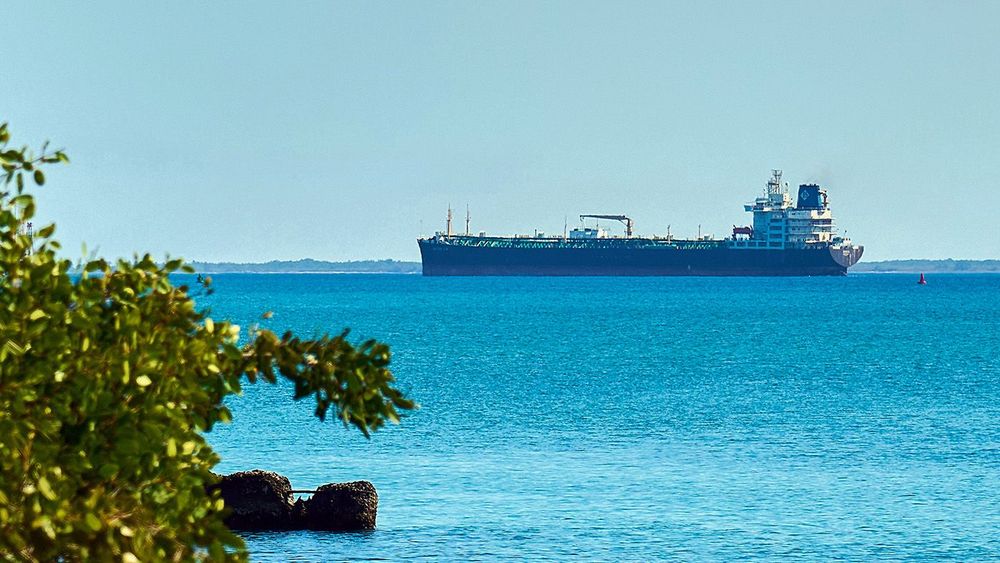 Oil tanker arrives at Matanzas Bay amid ongoing U.S. energy sanctions