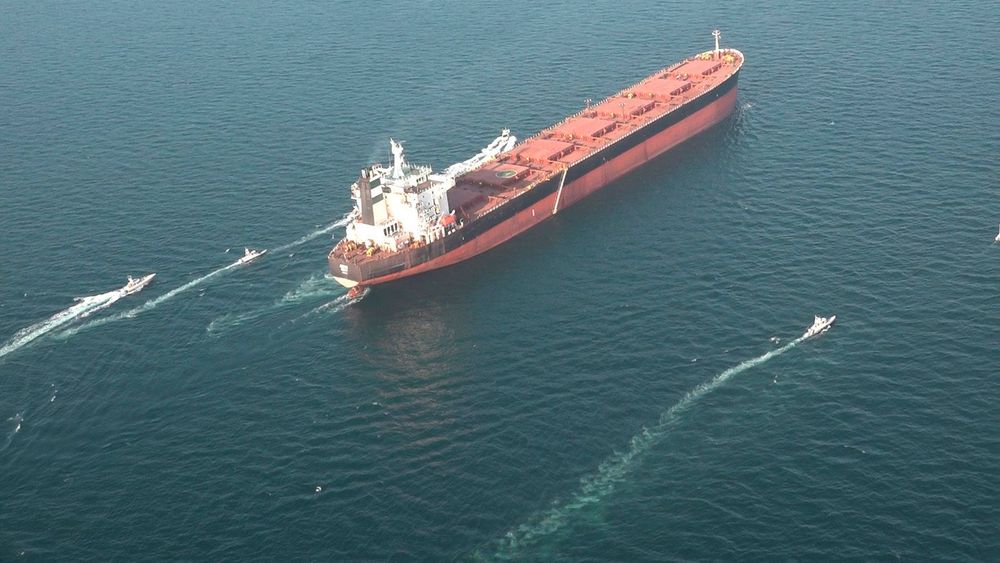 ВМС Корпуса стражей Исламской революции (КСИР) начали учения в Ормузском проливе