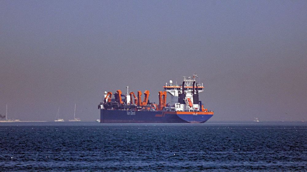 Iran threatens to close the Strait of Hormuz