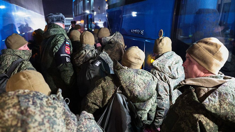 Russian prisoners of war return home