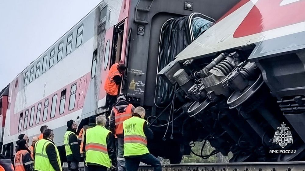 Passenger train derails in Ulyanovsk Region, Russia