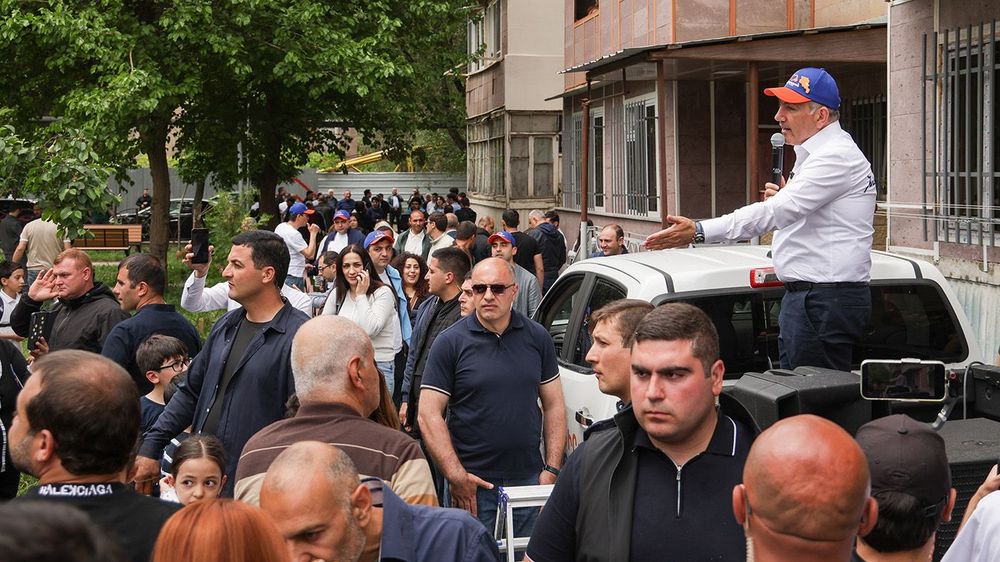 Armenia PM Pashinyan meets Yerevan residents during election campaign