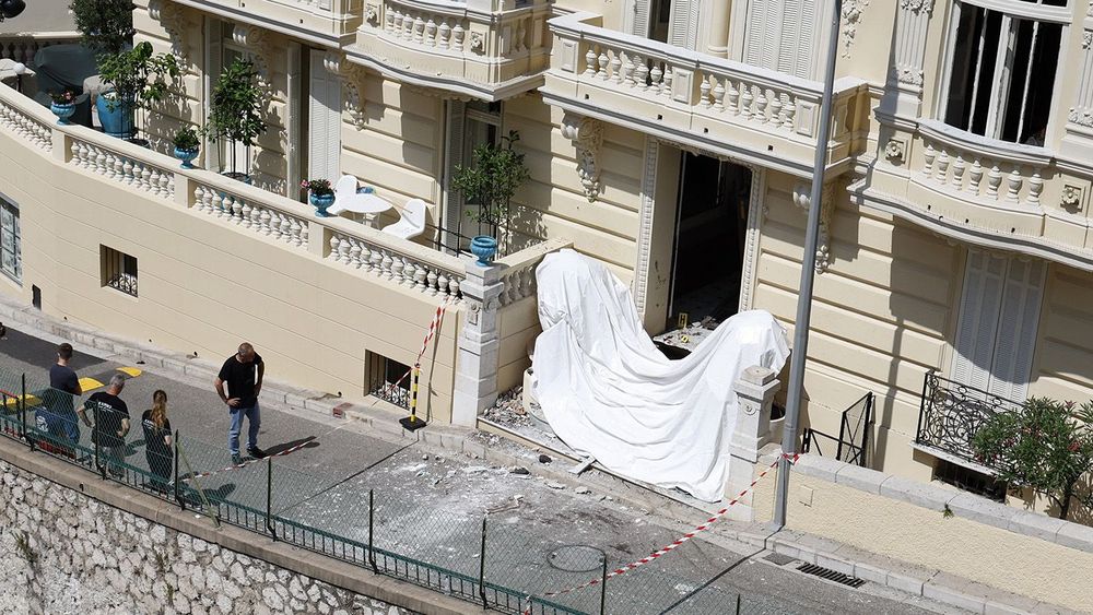 В Монако при взрыве в подъезде жилого дома пострадали три человека