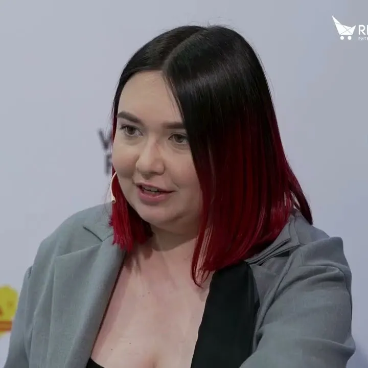 Яна Алхутова