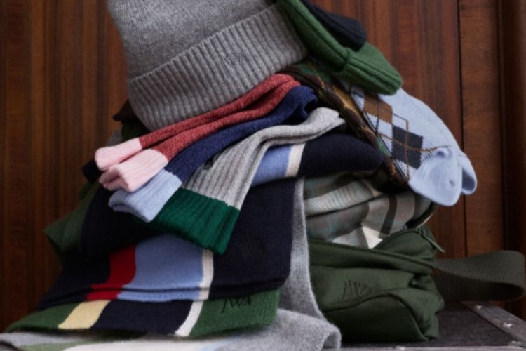 Как Джонатан Андерсон меняет масс-маркет: у Uniqlo и JW Anderson вышла новая коллекция