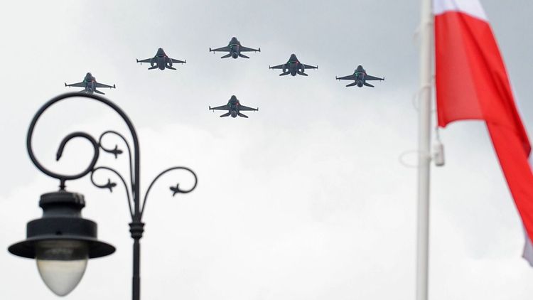 Поляки подняли армию из-за загадочного НЛО, прилетевшего с Украины