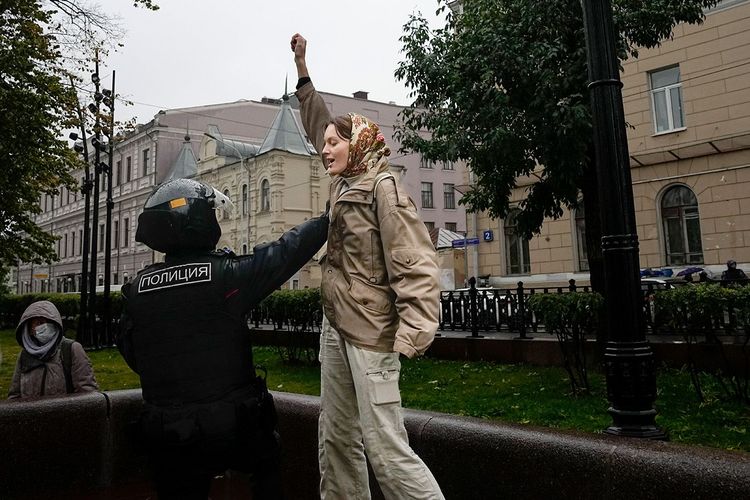 Призывная ответственность: в Госдуму внесли проект об усилении ответственности за призывы к массовым беспорядкам