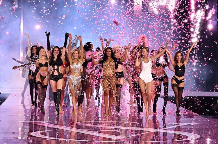Секретный бюстгальтер и скандал накануне: Victoria’s Secret готовит уникальное шоу