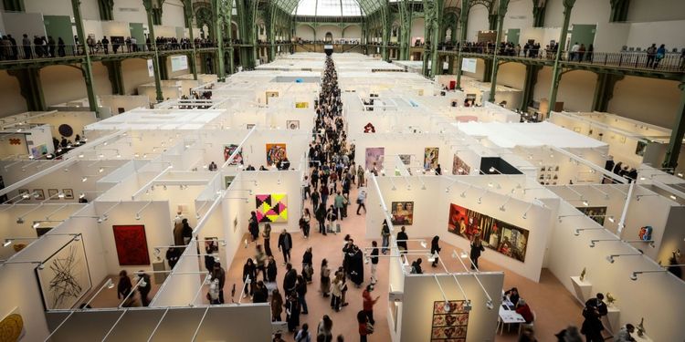 Art Basel Paris усиливает охрану Гран-Пале на фоне протестов во Франции