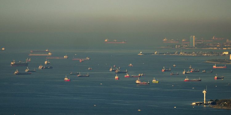 Турция предложила России и Украине развести суда в Черном море