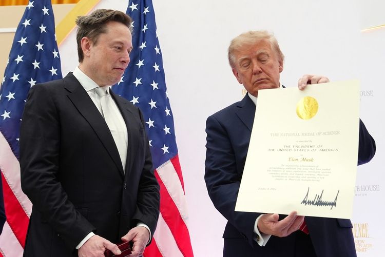 Трамп наградил Маска и уроженца Москвы медалями — ранее он никому не вручал эту награду