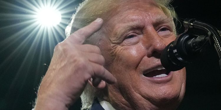 Трамп опубликовал фальшивую цитату Дензела Вашингтона с похвалой в свой адрес