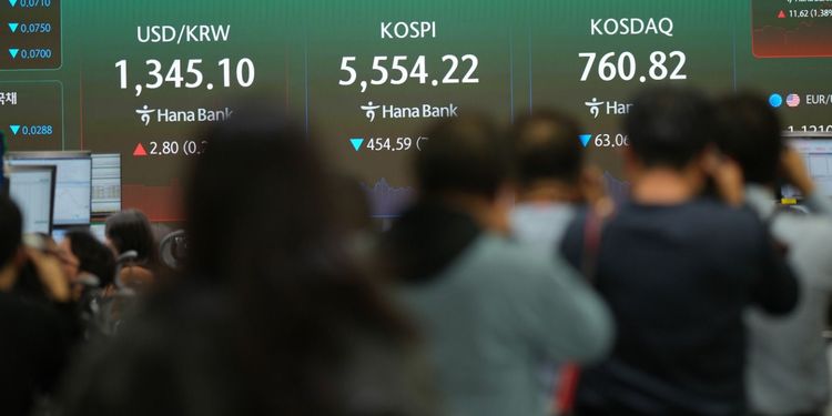 Биржа нажала на тормоз: корейские торги экстренно остановили из-за резкого обвала рынка