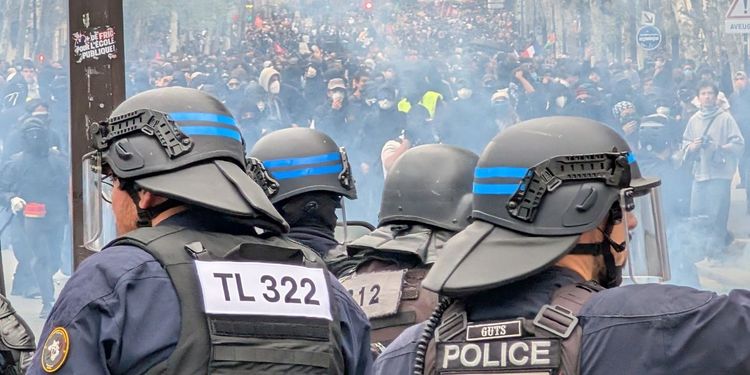 Почти 8000 задержанных, большинство — дети: Франция подвела итоги школьных протестов