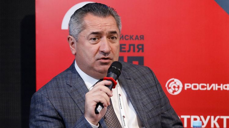 Осужденный на 13 лет строгого режима бывший вице-премьер Башкирии ушел на СВО