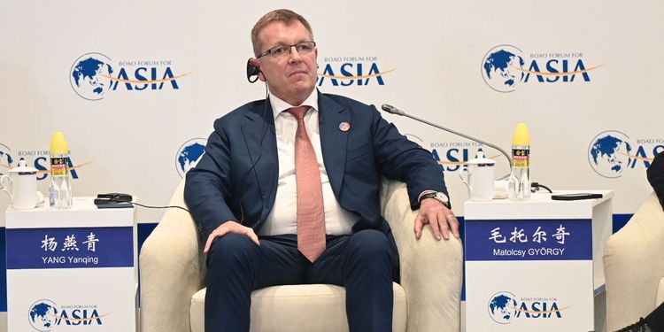 Экс-главу ЦБ Венгрии и соратника Орбана задержали по делу о крупном мошенничестве