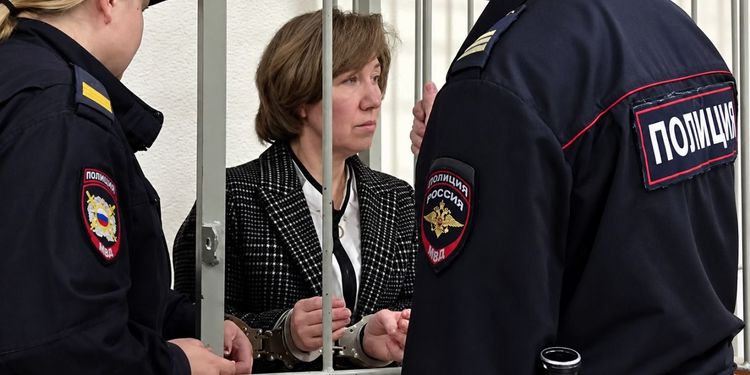 Экс-ректору Псковского университета дали 6,5 года колонии