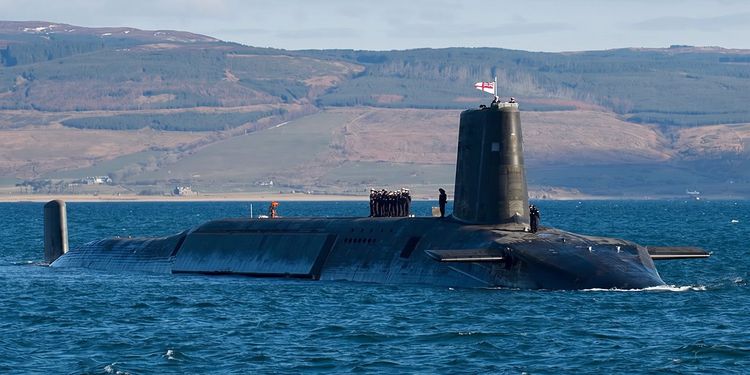 Ядерный флот Британии усилили пожарными рукавами