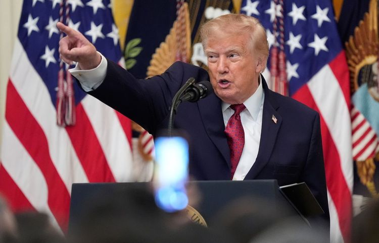 Заговор на тему России: Трамп заявил в Верховный суд на Клинтон